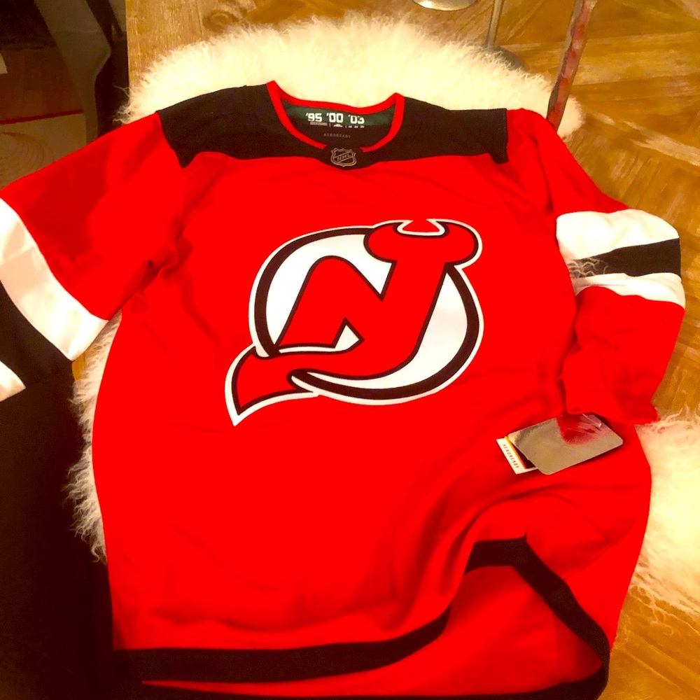 BNWOT Beautiful Auth. Power Red New Jersey Devils NHL Jersey in men’s size 42!!